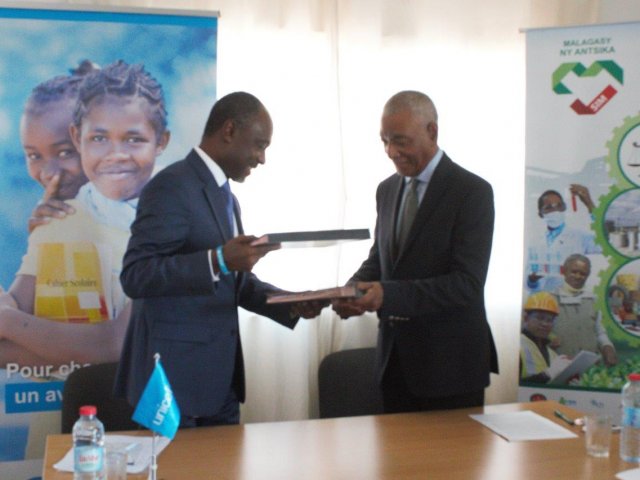  2019-04-02 | Signature de convention de partenariat entre SIM et UNICEF	 2019-04-02 | Signature de convention de partenariat entre SIM et UNICEF 